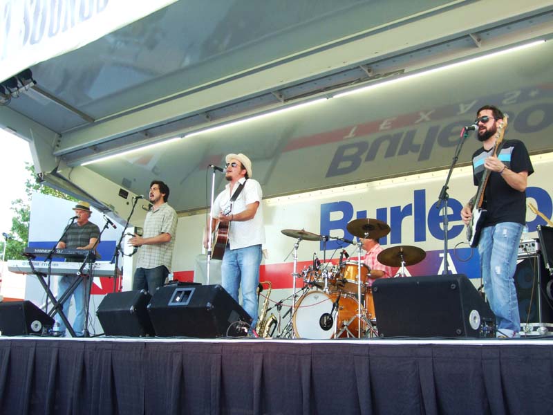 photo of Josh Weathers Band playing at concert